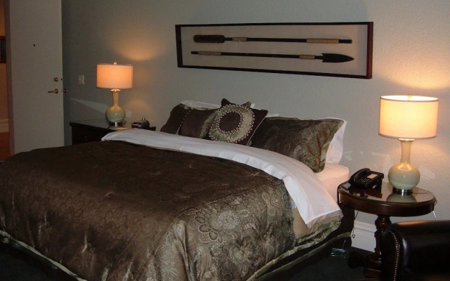 Tremont Inn on Main