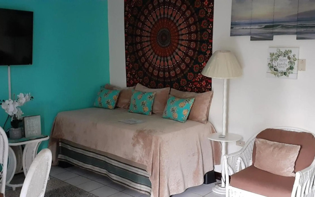 Cool's 1 bedroom Beach & Garden View