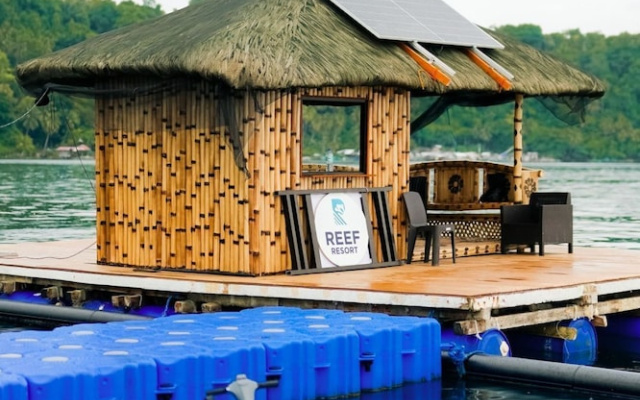 Floating Home in Reef Resort Unit 7