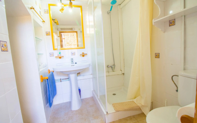 Flat 201M² 4 Bedrooms 3 Bathrooms - Limassol