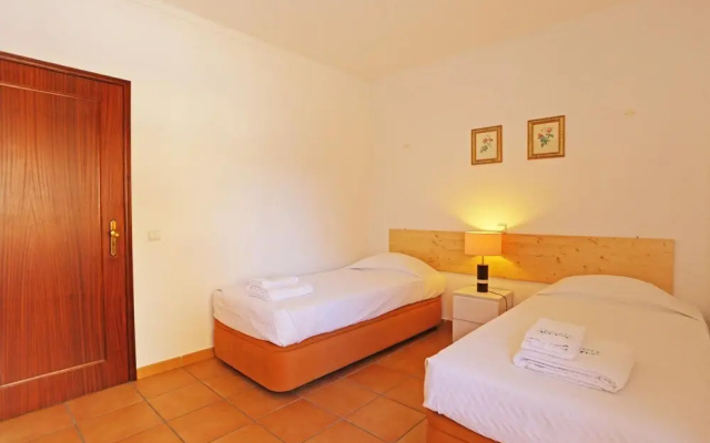 EE 02 - Bedroom 2 in Rossio Entrance Guesthouse