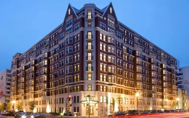 Отель Bluebird Suites in the Heart of DC США, Вашингтон - отзывы, цены и фото номеров - забронировать отель Bluebird Suites in the Heart of DC онлайн вид на фасад
