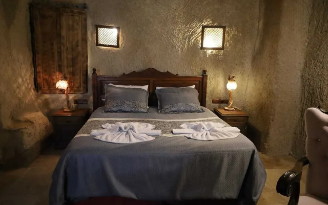 Ela cave house