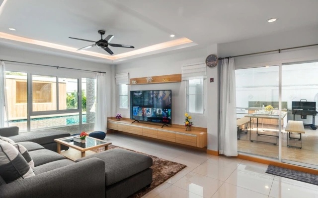 Luxury Pool Villa 6BR