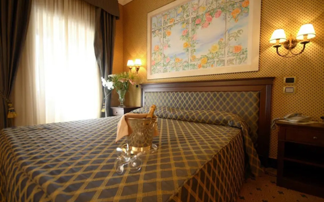 Hotel Don Carlo 4S