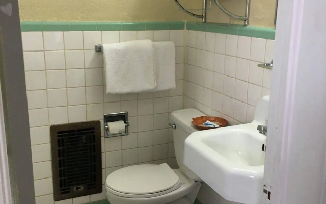 Savannah Motel