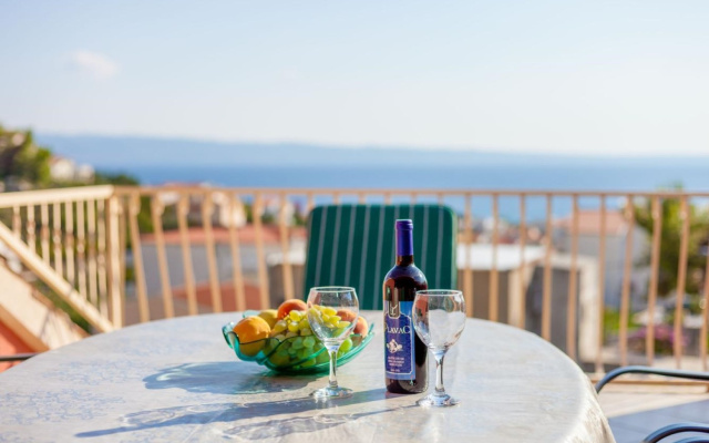 Apartment Vini- beautiful garden and terrase A4 Podstrana, Riviera Split