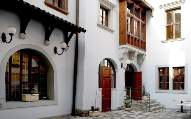 Отель Old Town Residence Чехия, Прага - 8 отзывов об отеле, цены и фото номеров - забронировать отель Old Town Residence онлайн вид на фасад