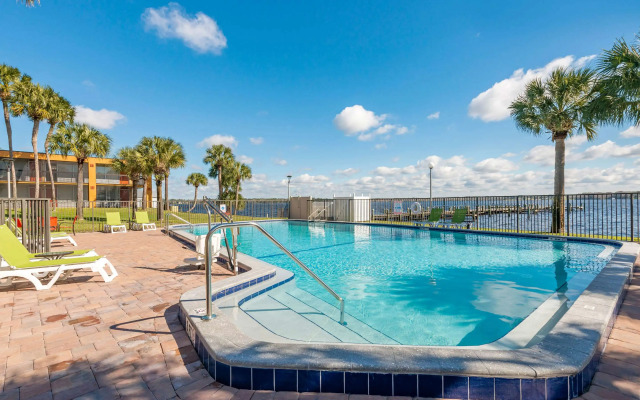 Quality Inn & Suites Palatka Riverfront