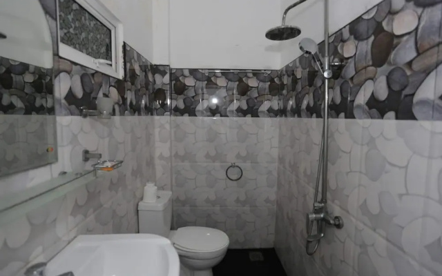 Araliya White House