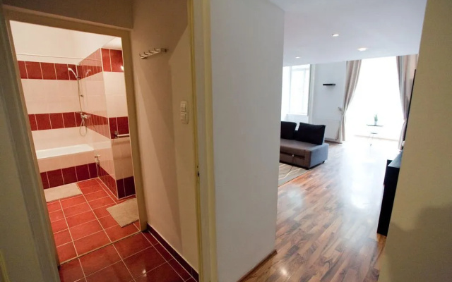Kiraly Apartment