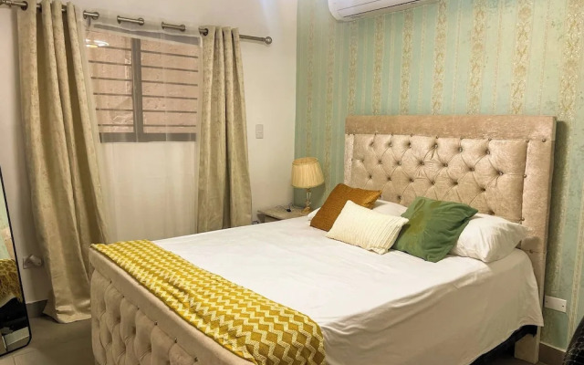 Colonial Leyton Apartment