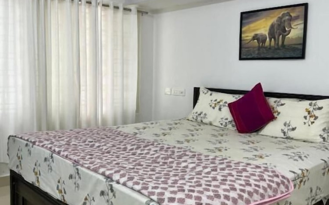 Little Chandhana Guest House