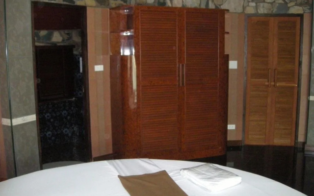 Two Tiger Resort & Spa