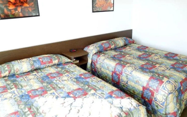 Col-Pacific Motel