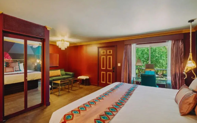 The Fainting Couch Boutique Hotel