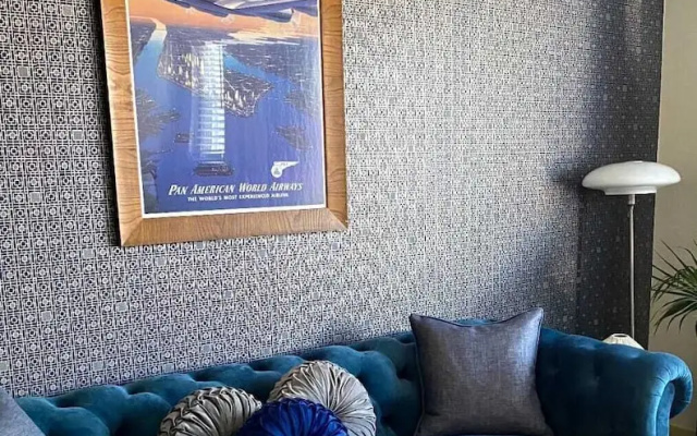 Evie's apartment