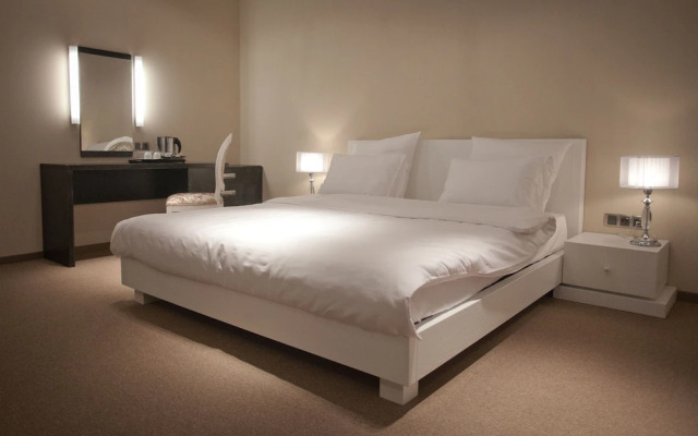 Shelter Hotel
