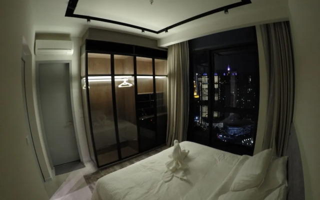Expressionz Professional Suites by Cindy