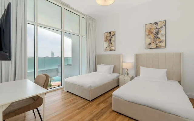 Globalstay Luxury Azizi Mina Beachfront