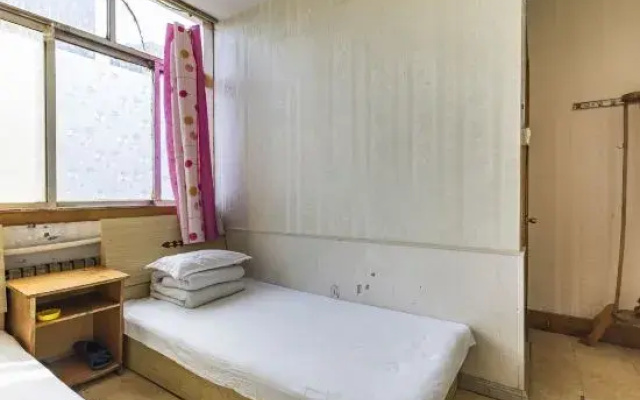 Da Ben Express Hotel (Yantai Railway Station Store)