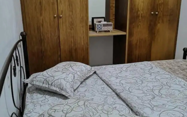 Apartment - Sleeps 5 - Parking - Private Terrace