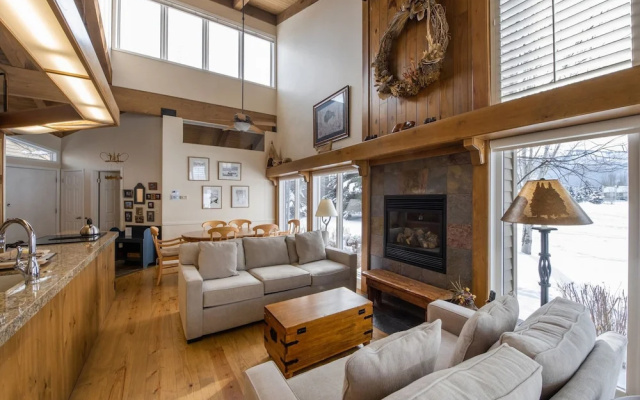 Lakeview Home 2001