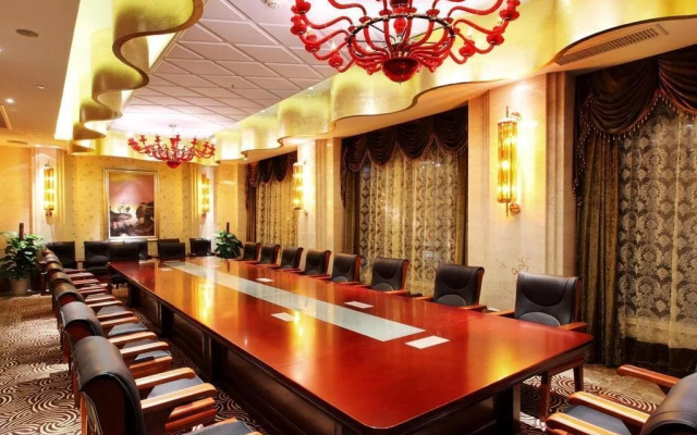 Luotuo Forever Peace Hotel