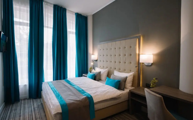 Norm Hill Hotel