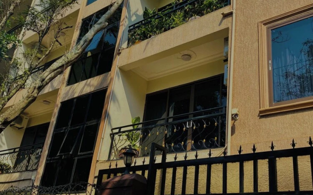 Crystal Apartment Hotel And Lodges