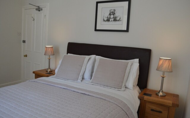 Coed-Y-Fron Guest House