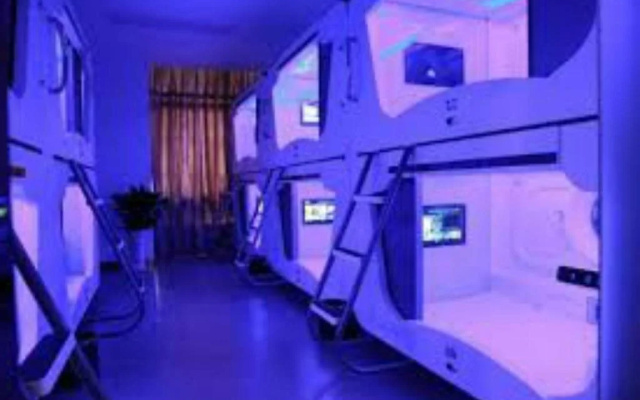 Hangzhou Space Capsule Hotel
