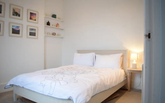 Bright 1 Bedroom Flat in Brixton