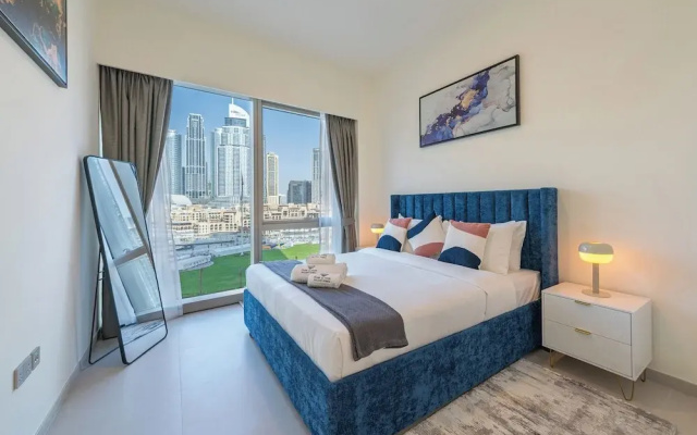 Luxury Stay with Burj views