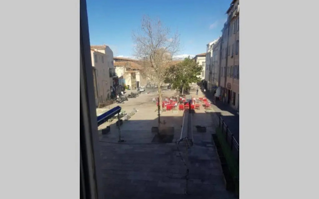 appart rénové quartier historique ,centre ville