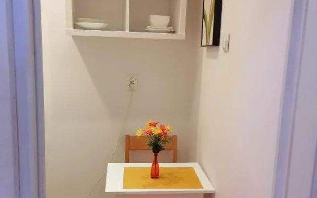 Studio 6