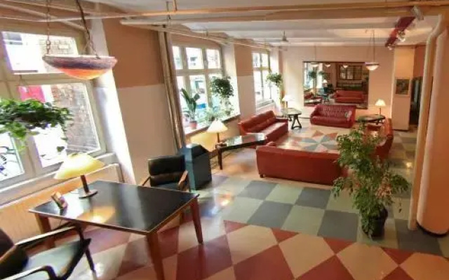Die Fabrik Baxpax Hotel