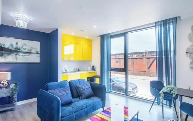 Blue Shade Studio Apartment in Sheffield City