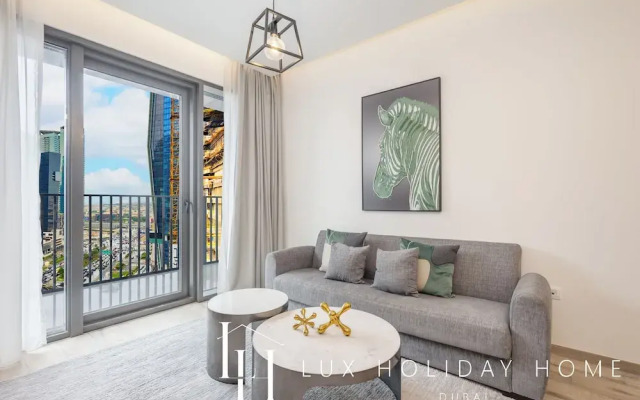 LUX The Business Bay Executive Suite