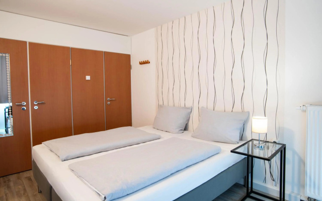 Отель BeeVillage Messehotel Hannover-Laatzen