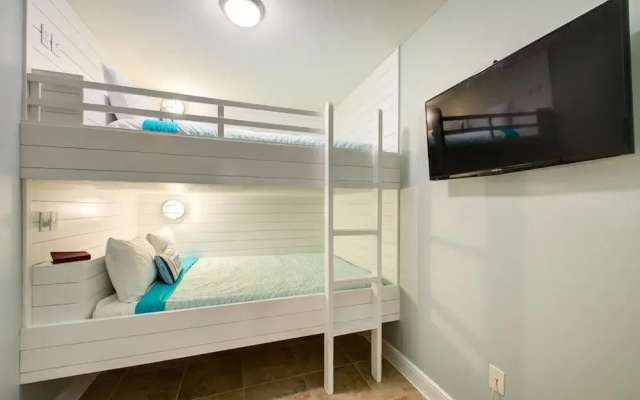 Azure 212 4 Bedroom Condo