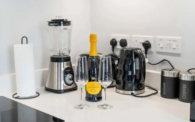 Super Luxe Central Maidenhead Apartment