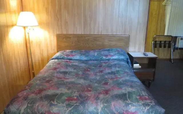 Crossroads Motel Rushville