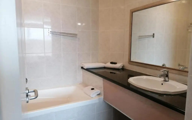Leisure Bay Apartments