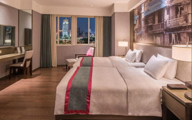 Rezen Kingtown Hotel (Chongqing Xinpaifang)