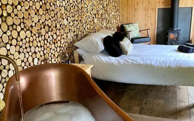 Bee Bole Cabin