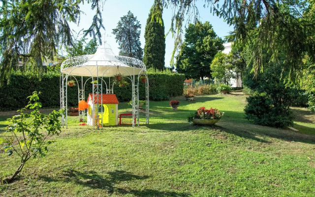 Massimi City Garden Hotel