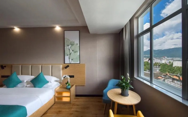 Green Tree Inn Tengchong Rehai Hot Spring Airport