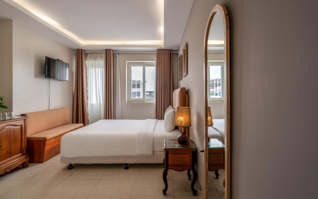 SAZI Erato Hotel - Free Airport & Breakfast