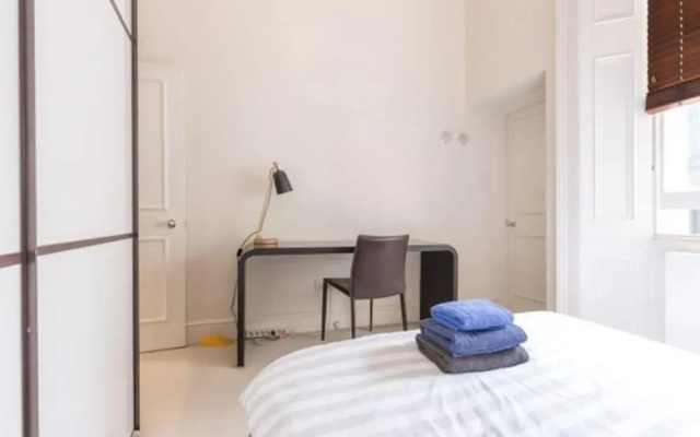 Eson2 - The Dawson Place in Notting Hill